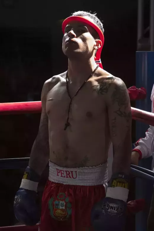 אביזרים: עטיפת ידיים, תומכי קרסול וציוד חיוני אחר